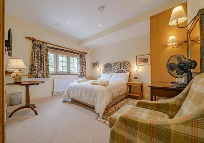 The Fleece Inn Shireshead Екстериор снимка