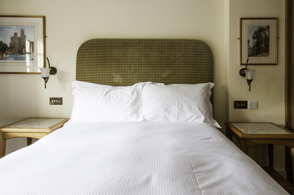 The Fleece Inn Shireshead Екстериор снимка