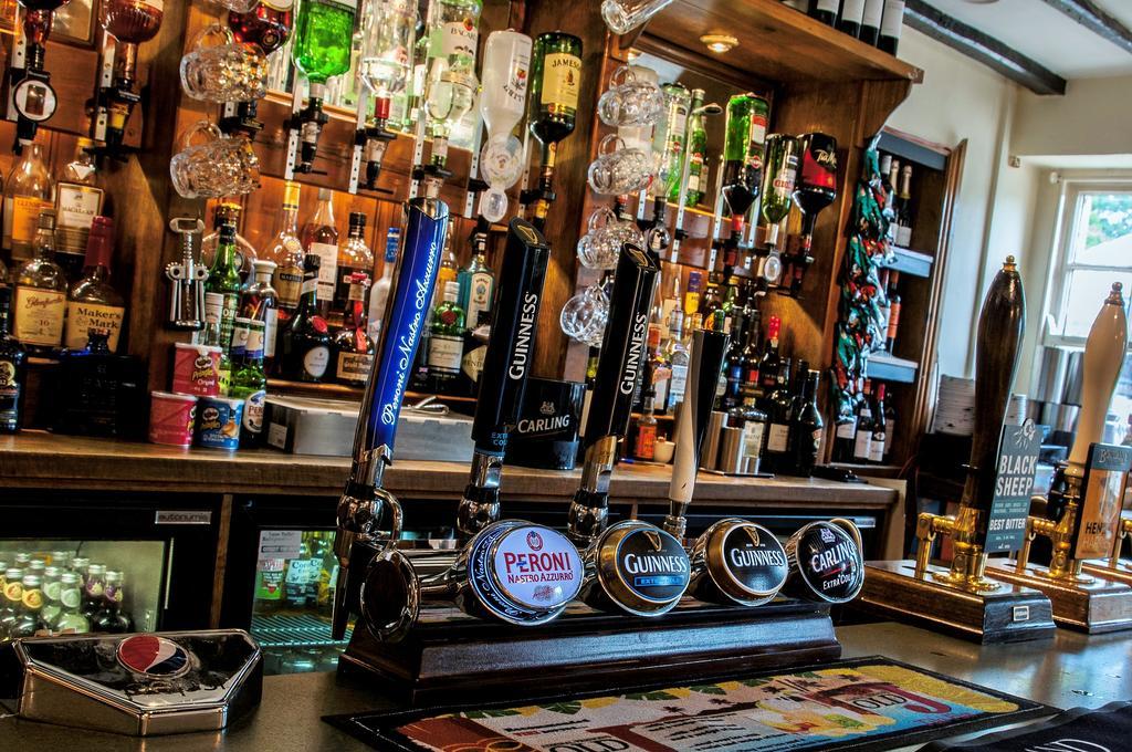 The Fleece Inn Shireshead Екстериор снимка