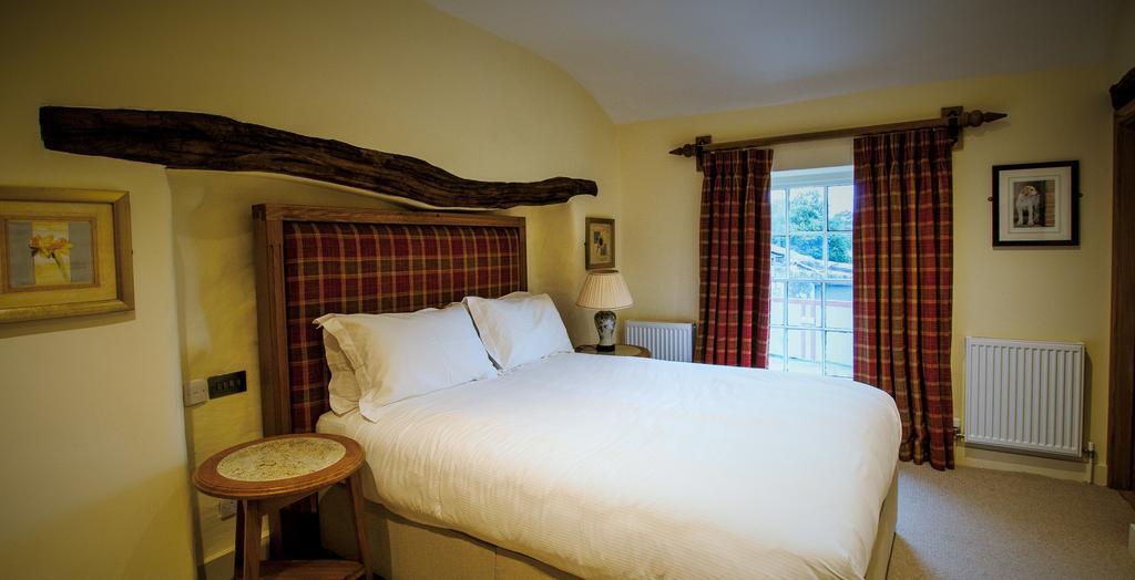 The Fleece Inn Shireshead Екстериор снимка