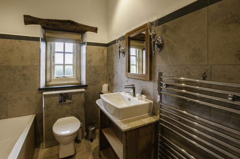The Fleece Inn Shireshead Екстериор снимка