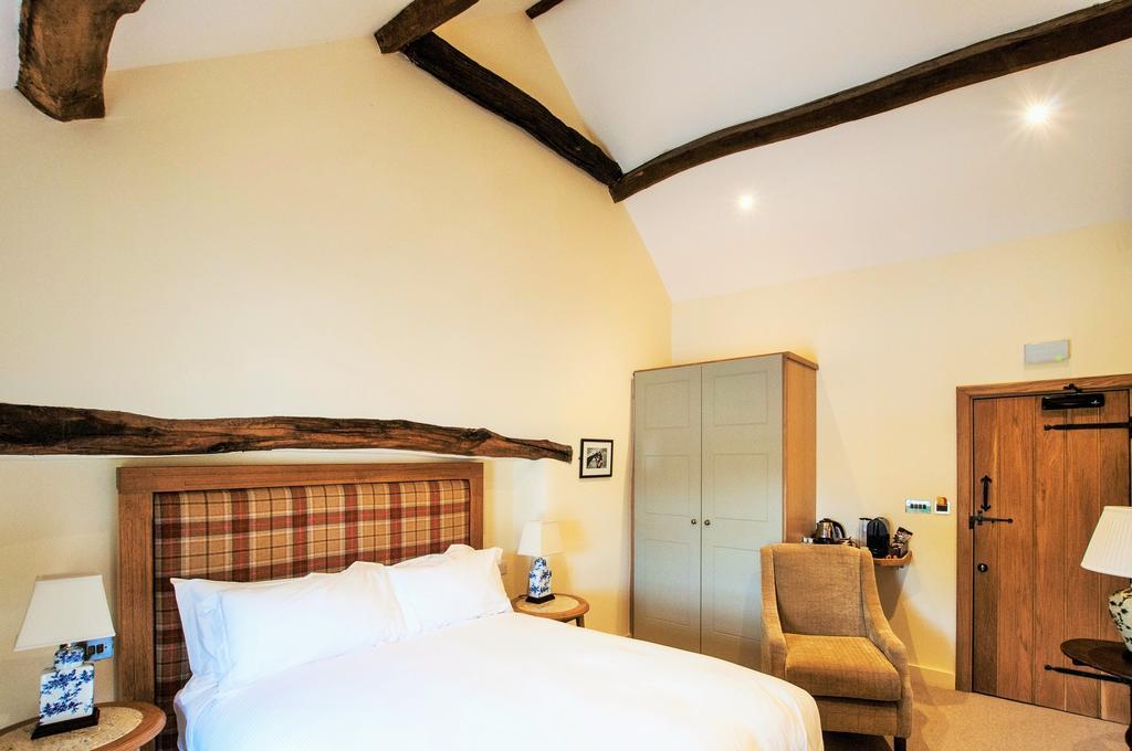 The Fleece Inn Shireshead Екстериор снимка